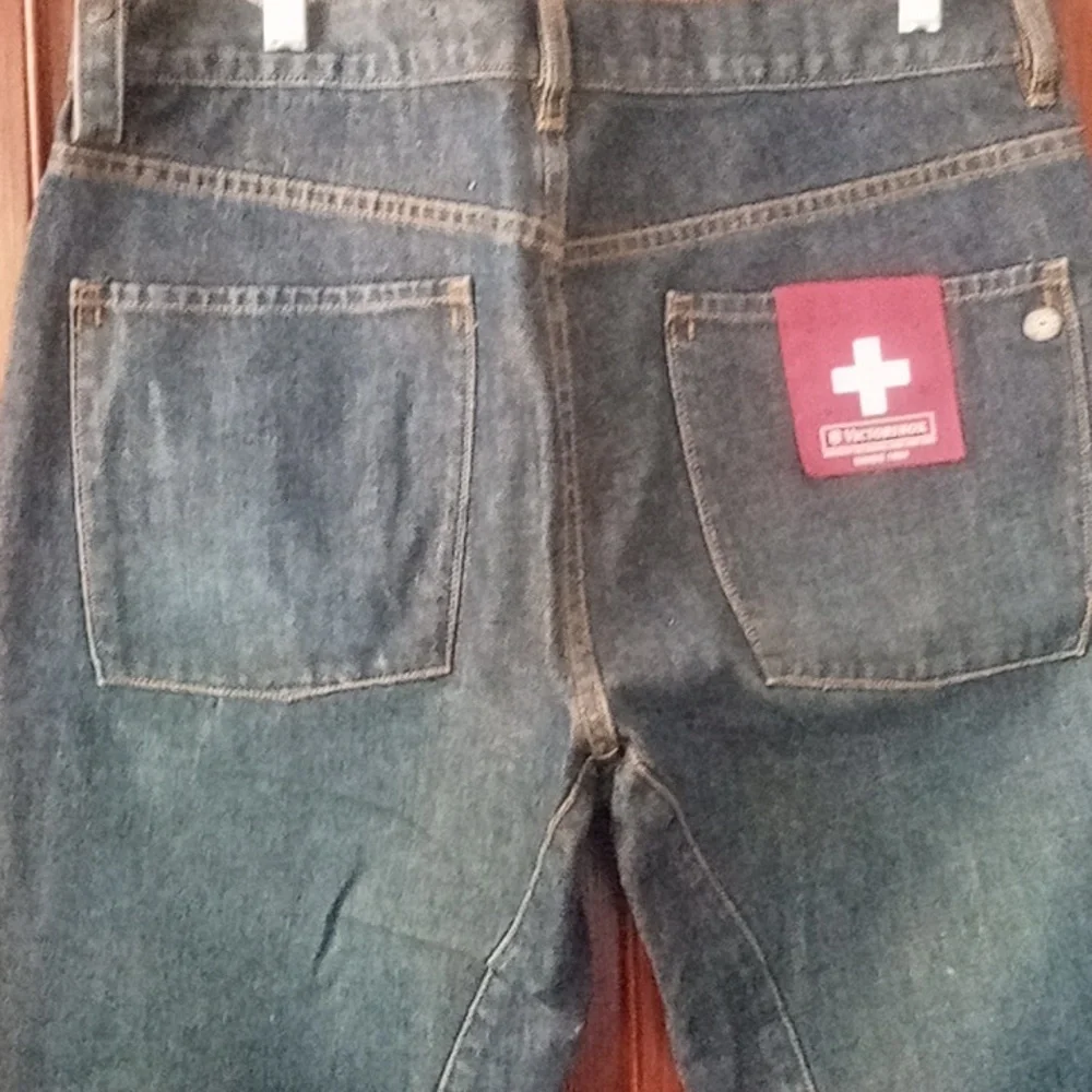 Victorinox Swiss 1884 Jeans. - Picture 3 of 11